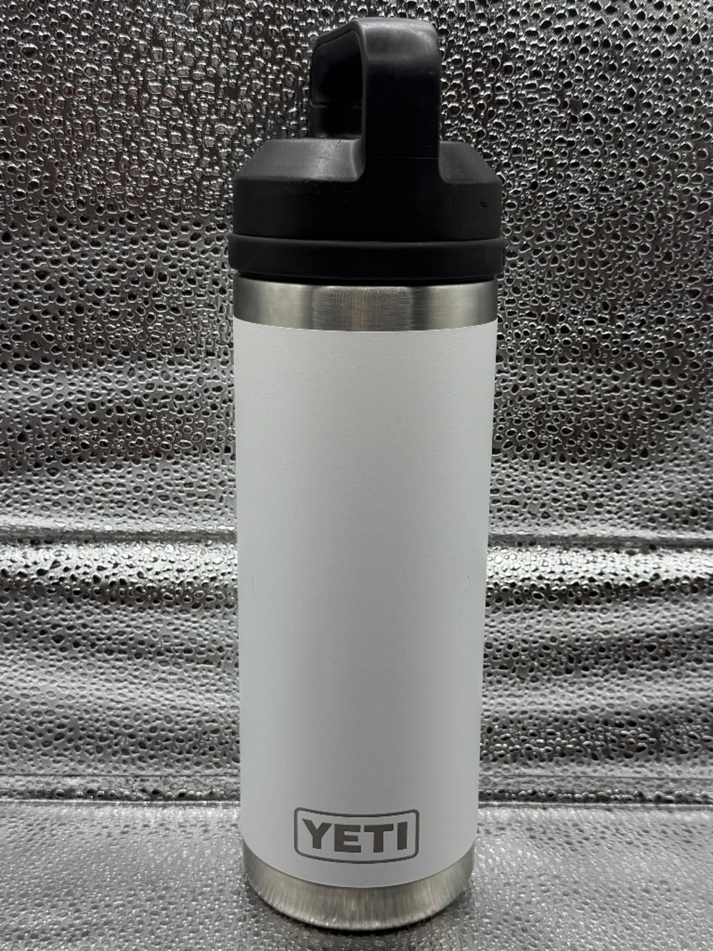 YETI Rambler 18 oz Bottle White Chug Cap Stainless Steel Insulated Water Bottle